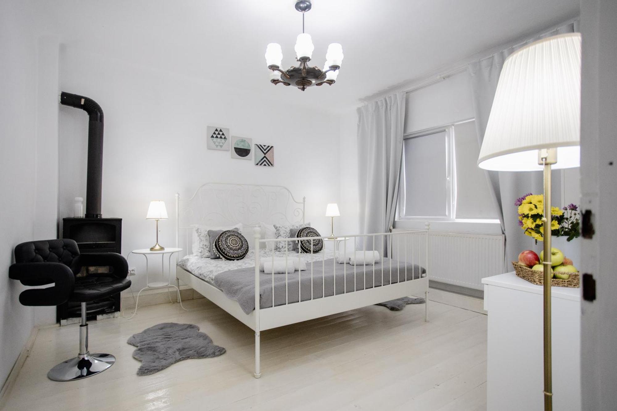 La Maison Blanche Hotel Gyulafehérvár Kültér fotó